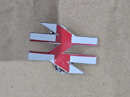 *** QUALITY REJECTS *** LIMITED EDITION England Flag Double Arrows Butterfly Pin Badge